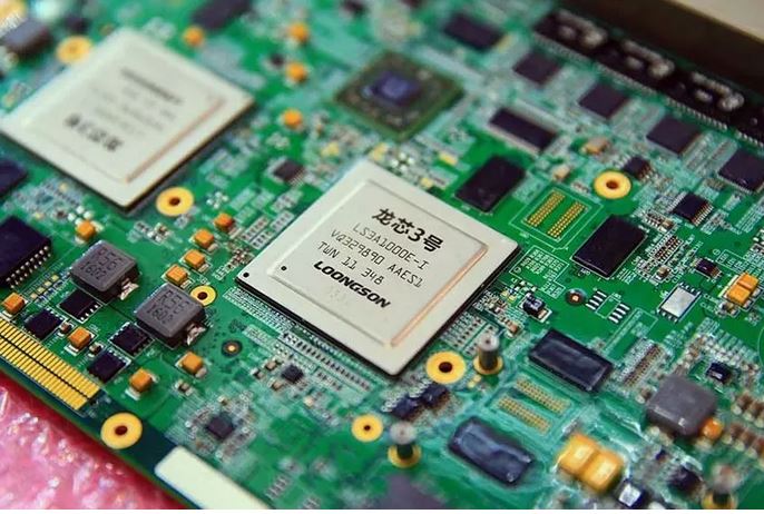 خودکفایی چین در صنعت تراشه با معماری اختصاصی CPU