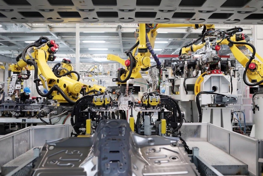 چین بکارگیری ربات در کارخانجات را ۲ برابر می‌کند