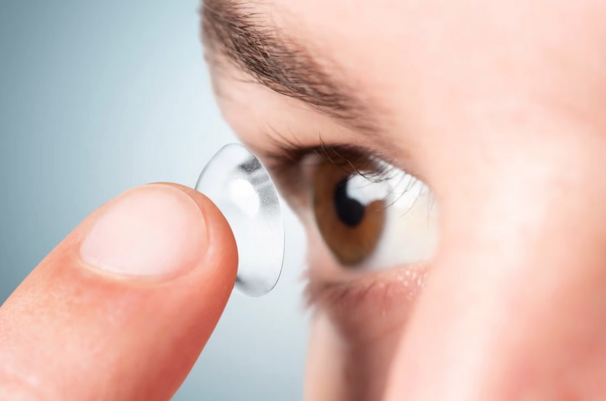 لنز تماسی برای کنترل فشار چشم و درمان آب سیاه