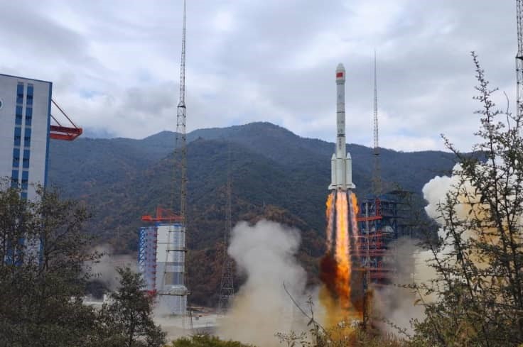 چین در آخرین پرتاب فضایی ۲۰۲۲ یک ماهواره آزمایشی به مدار فرستاد