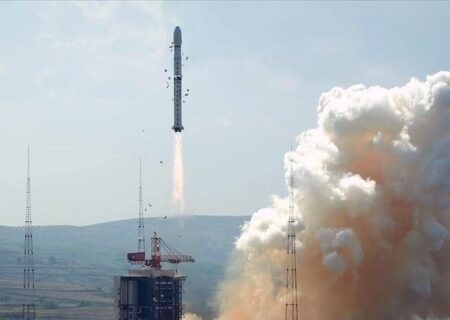 چین ۱۴ ماهواره کوچک را طی یک عملیات پرتاب به فضا فرستاد