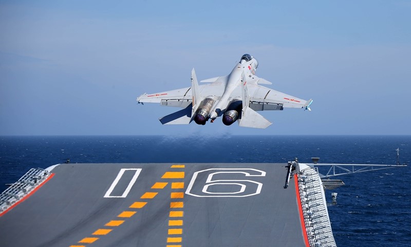 مانور دریایی چین با رزمایش دو ناو هواپیمابر