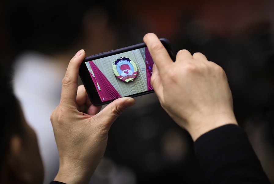 سانسور اینترنت چین اپلیکیشن‌های موبایل را هدف قرار می‌دهد