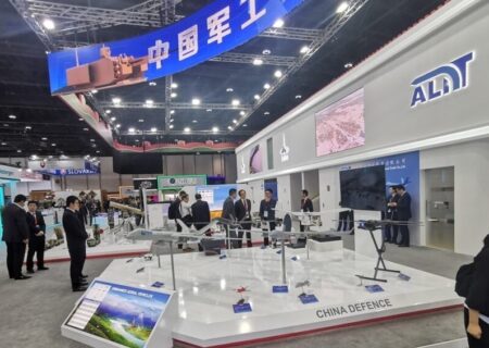 حضور گسترده چین در نمایشگاه دفاعی امارات