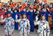 حضور اولین فضانورد غیرنظامی چین در ایستگاه فضایی