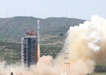 چین ۴۱ ماهواره را طی یک عملیات پرتاب به فضا فرستاد