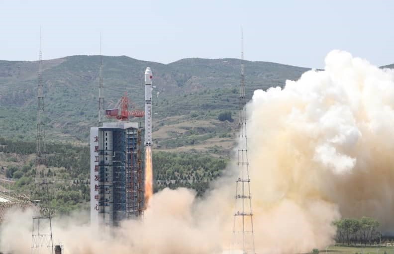 چین ۴۱ ماهواره را طی یک عملیات پرتاب به فضا فرستاد