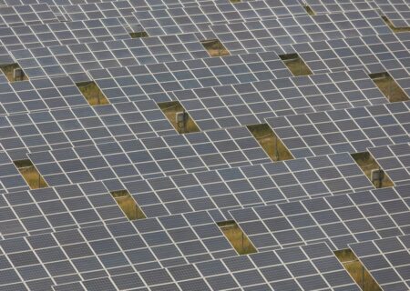 رونق انرژی خورشیدی چین رکورد سال گذشته را پشت سر می‌گذارد