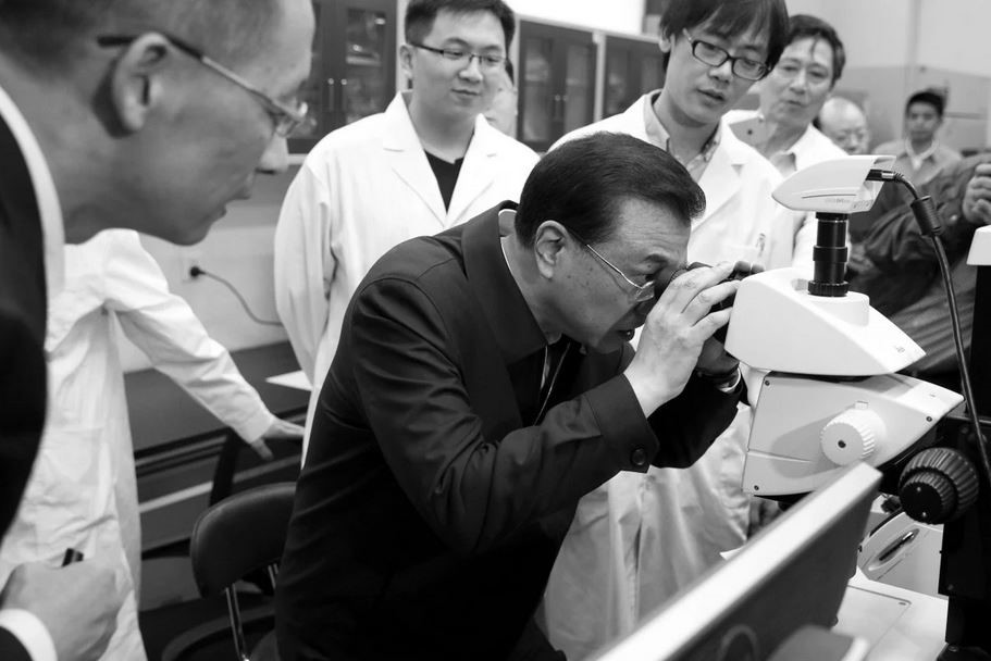 لی که‌چیانگ، نخست‌وزیری که در زمان او تحقیقات علمی در چین منزلت ویژه‌ای یافت