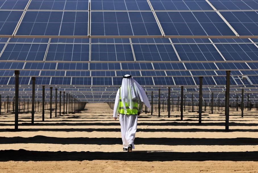 تکمیل بزرگترین مزرعه خورشیدی زمین در امارات به دست مهندسین چینی