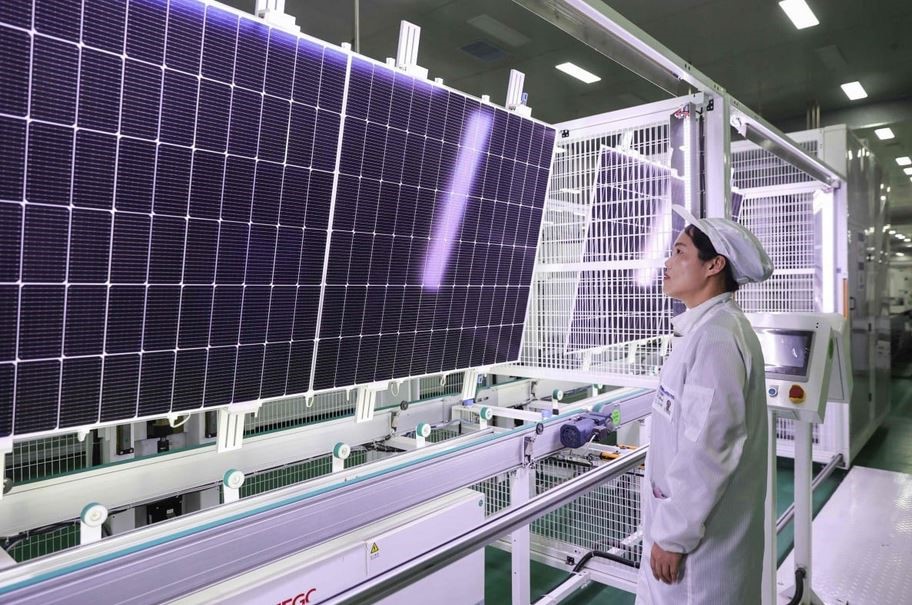 چینی‌ها به دنبال قوی‌ترین و فوق نازک‌ترین سلول خورشیدی سیلیکونی جهان