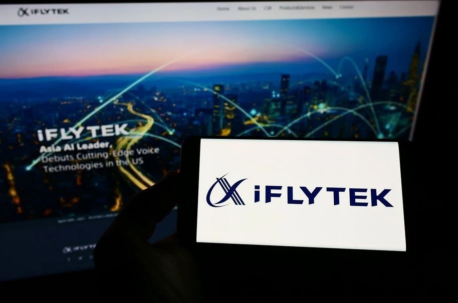 آموزش مدل زبانی شرکت هوش مصنوعی iFlyTek بر روی پلتفرم هواوی