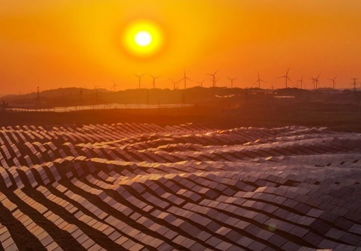 چین در عرصه انرژی‌های نو یکه‌تاز و بی‌رقیب است و قصد توقف هم ندارد