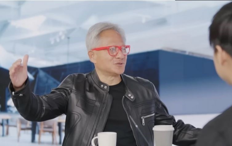 چین در ساخت تراشه‌ها «چند نانوثانیه» از آمریکا عقب‌تر است