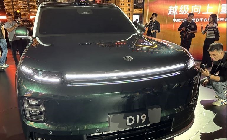 خودروسازان برقی چینی تسلا را در بخش خودروهای لوکس به چالش می‌کشند