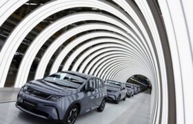 چین و مهندسی آسیا به‌عنوان کارخانه برتر خودروهای برقی جهان