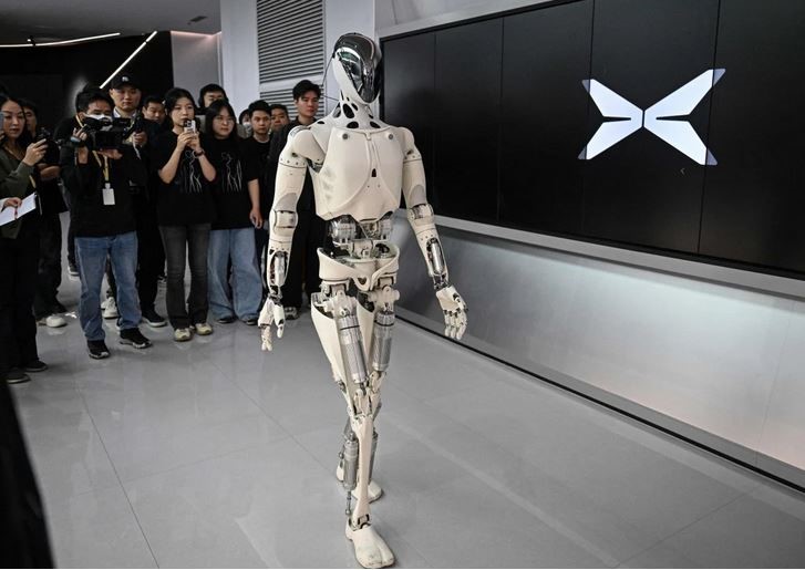 رشد درآمد شپینگ چین؛ جاه‌طلبی در روباتاکسی و ربات انسان‌نما