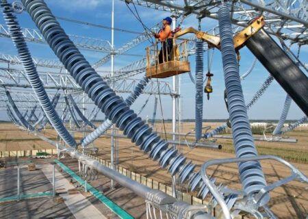 جهش سهام برق چین پس از سرمایه‌گذاری ۵۷۴ میلیارد دلاری شرکت State Grid